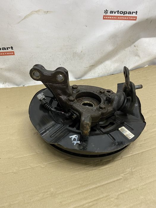 Цапфа передняя левая Lexus RX350 RX450h 16-22 OEM 4321248020