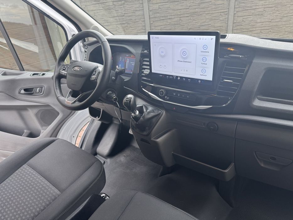 Wynajem busa (BUS) Wypożyczalnia samochodów Wynajem Dostawczaka Winda