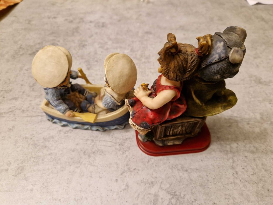 Vários bonecos de ursinhos em marfinite