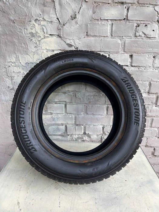 Шини б/в 215 60 R16 Bridgestone Blizzak LM005