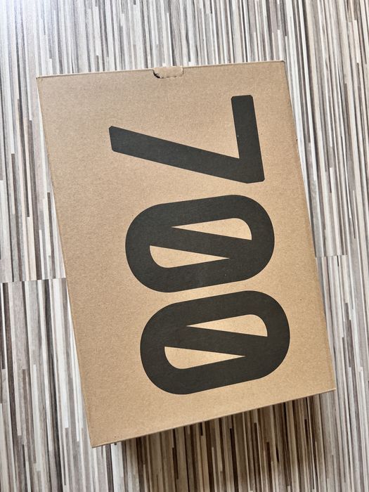 YEEZY 700 Azael FLUO nowe ORYGINALNE z Confirmed 44