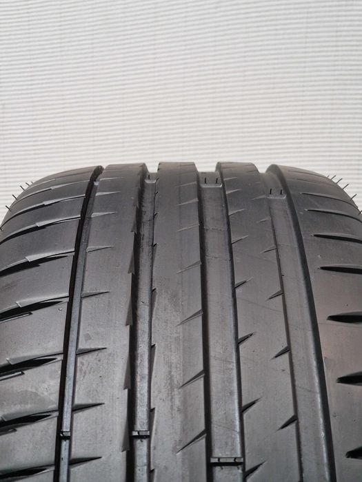 4 Pneus 235/45R19 MICHELIN Semi Novos