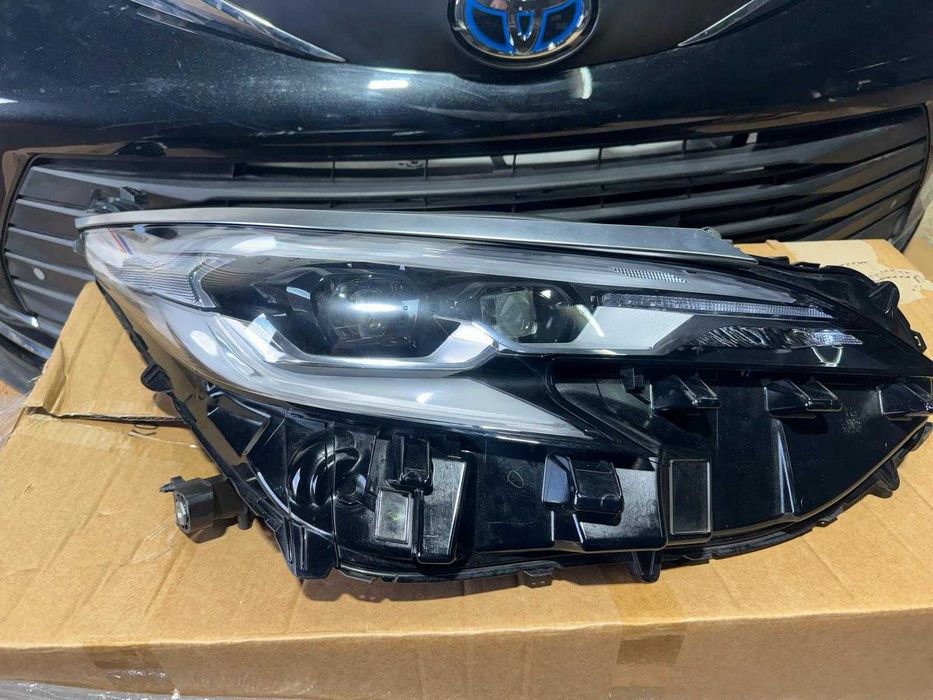 Zestaw Przód Zderzak Pas Przedni Lampy LED Chłodnice Toyota Sienna IV XL40 2021 Hybryda