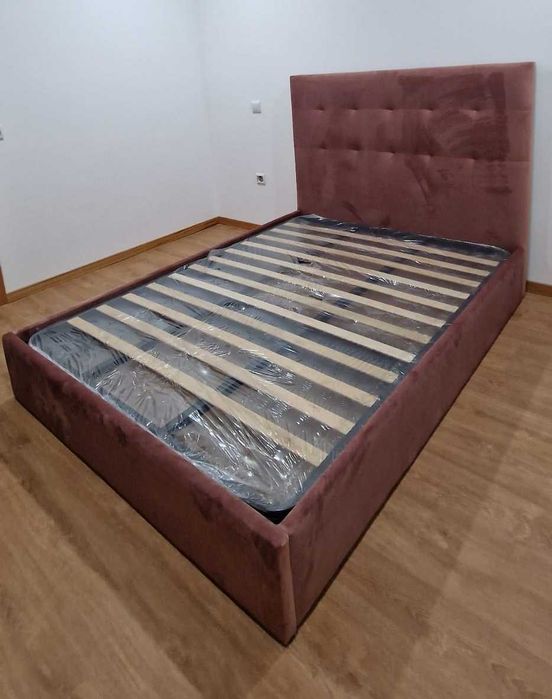 Camas De Casal Estofadas Top de Gama 190x140m Estrado Incluído 199€ !!