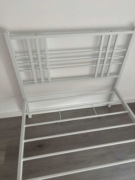 Urgente!!cama de ferro branca 90x200