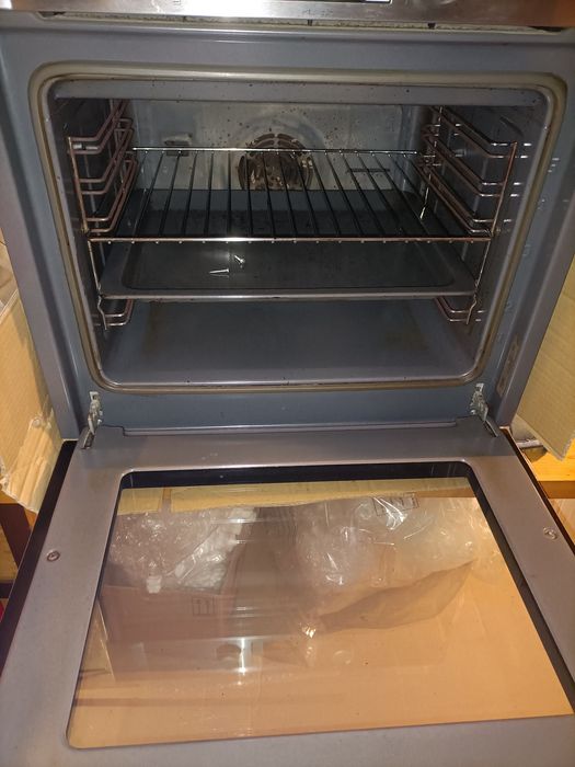 Forno encastrável a funcionar – oportunidade