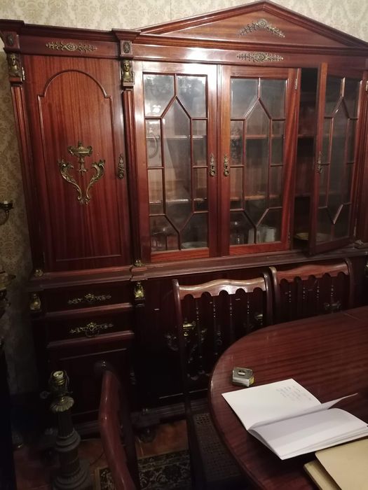 Mobília de sala de jantar estilo Império, bom estado de conservação