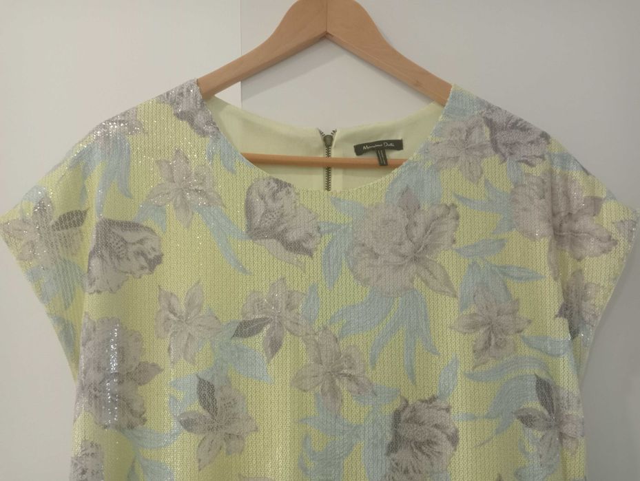 Vestido floral com lantejoulas