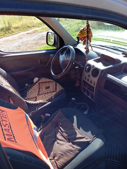 Продам Пежо партнер