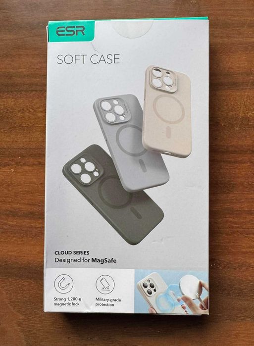 Etui ESR iPhone 15 Pro Max Cloud Soft Case (HaloLock) - Oryginał