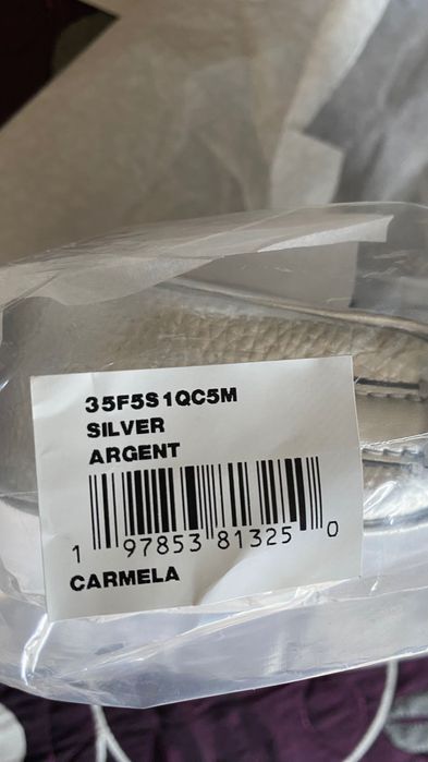 Bolsa pequena totalmente nova Michael Kors.