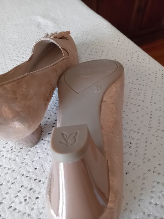 Nowe buty ze skóry naturalnej