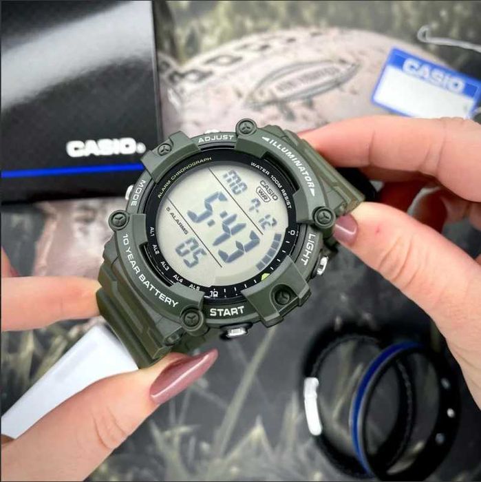 Чоловічий спортивний годинник Casio AE-1500WH — Міцність, стиль і функціональність