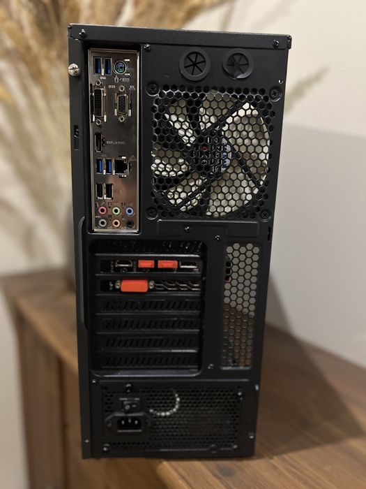 Komputer stacjonarny gamingowy i5 7600k 8gb RAM MSI RX 470 4GB
