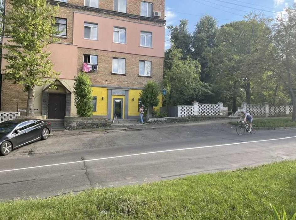Без % продаж комерційного приміщення ФАСАД  Науки 42/1 голосіївський