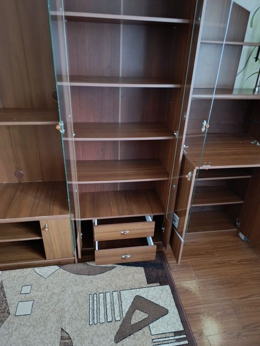 Продам стінку в зал.