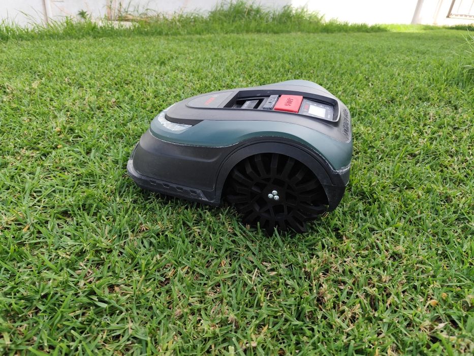 Robot corta-relva Bosch Indego S+ 500 – c/Rodas todo o terreno!!
