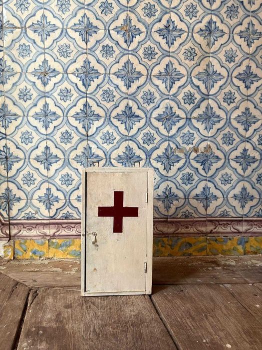 Armário pequeno farmácia