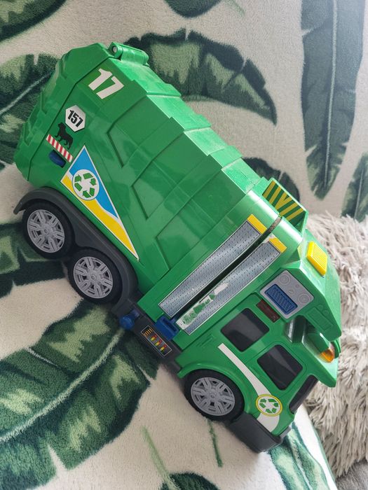 Auto śmieciarka grające