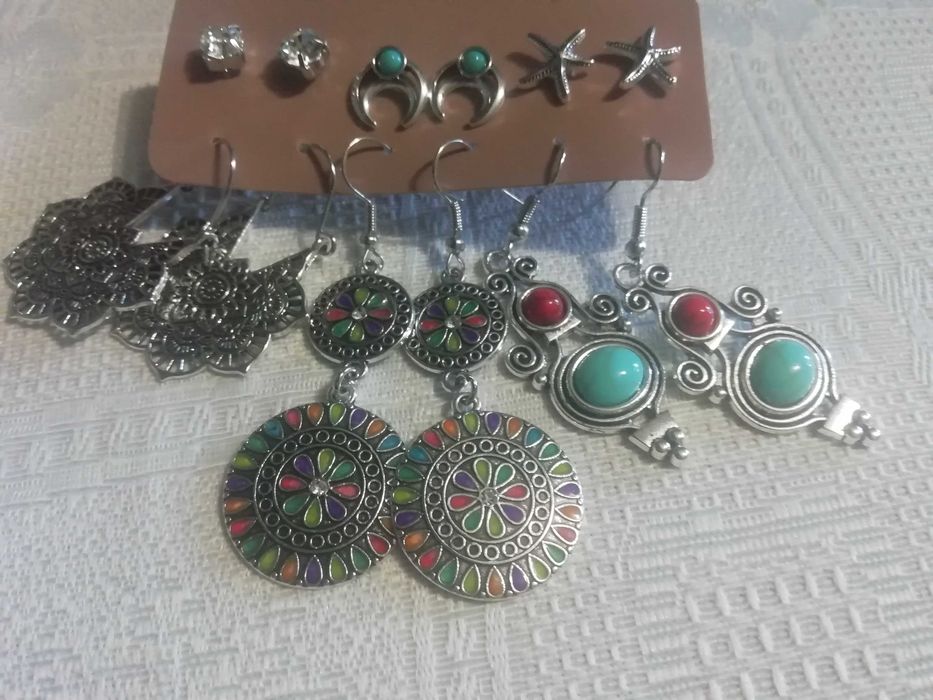 Brincos Vários Tamanhos e Temas