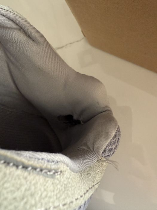 Кросівки Yeezy 500 ( розмір: 9,5 US )