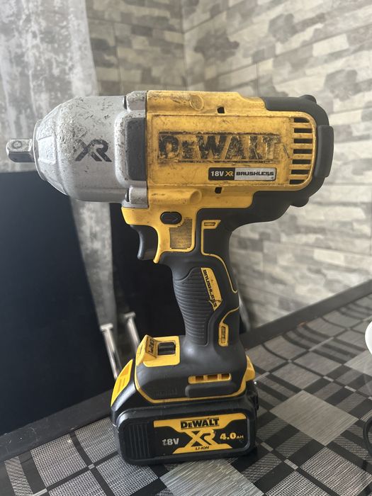 DeWALT Гайковерт