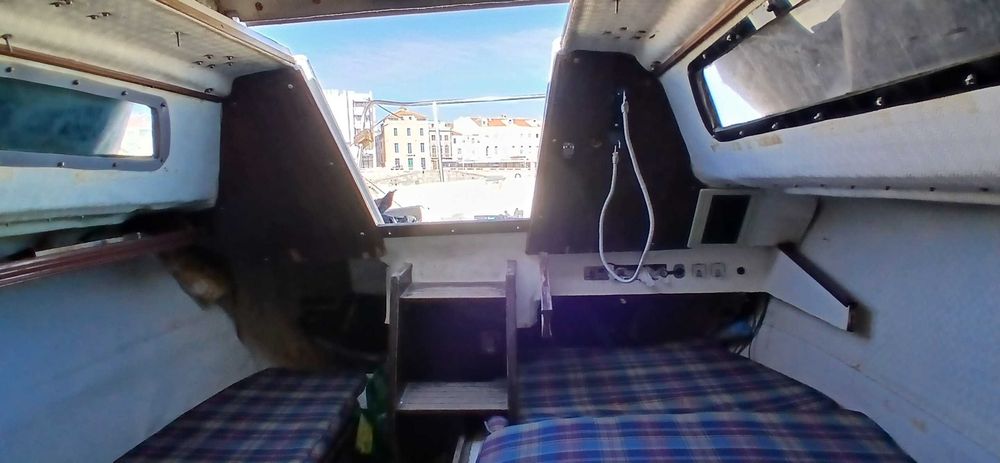 Veleiro Buccaneer 25 – 7,60 m – motor + velas