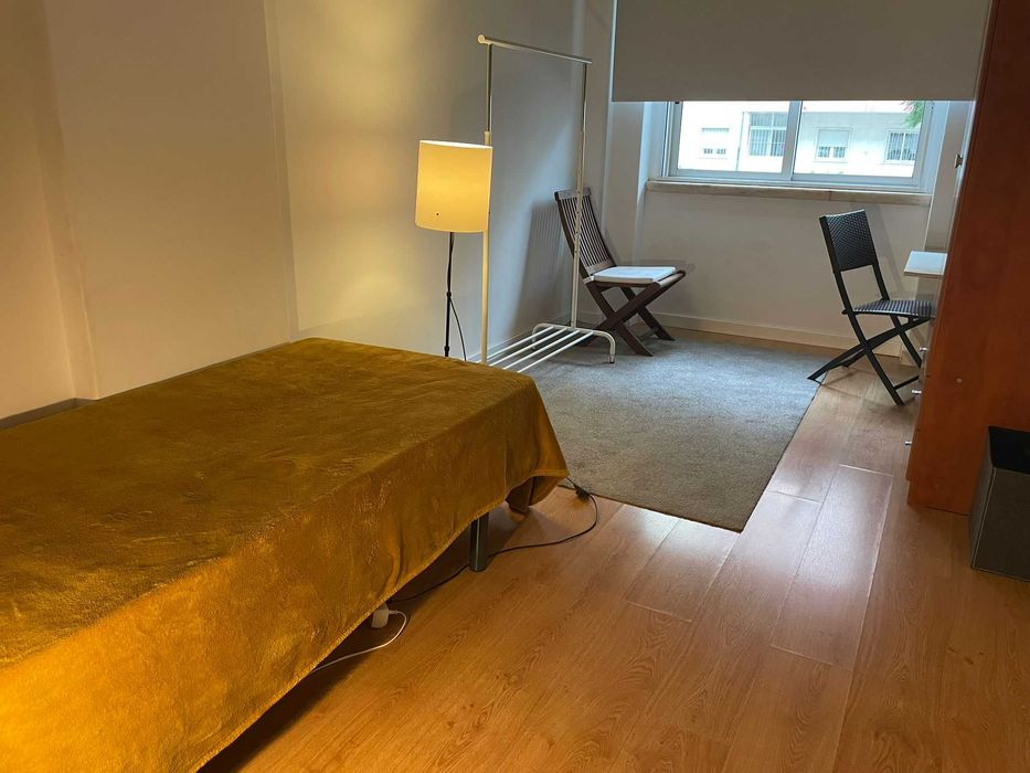 Quarto individual na Quinta da Conchas (Lumiar) com despesas incluídas