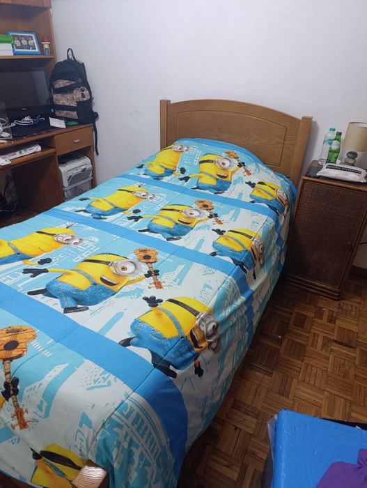Cama solteiro + secretária + colchão