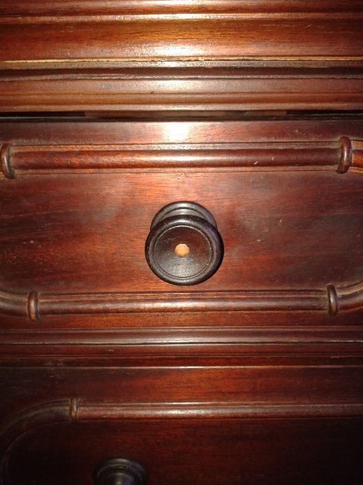 Comoda antiga Cerejeira