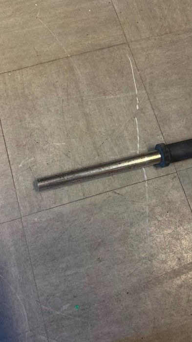 Suporte de barras + 10 barras (Ginásio)