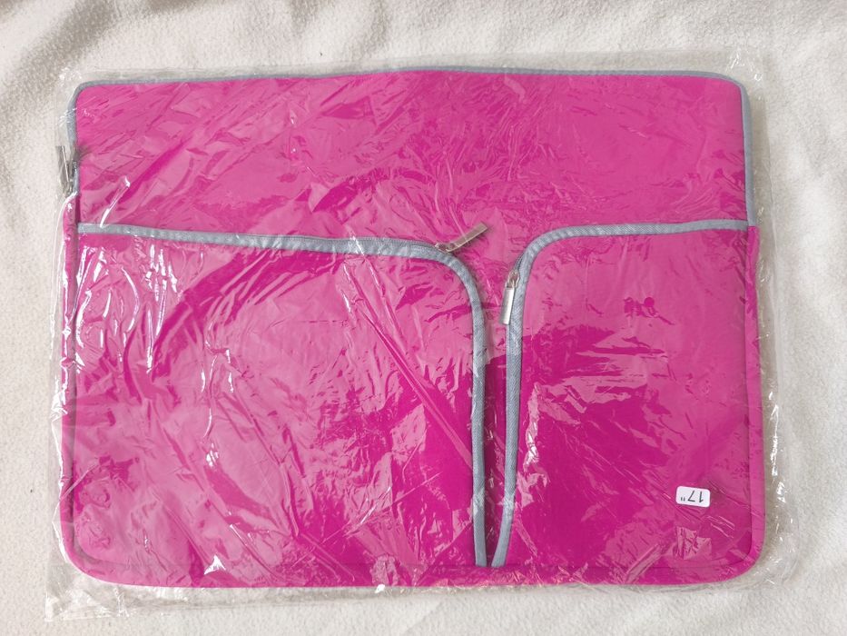 Рожевий неопреновий чохол для ноутбука з бічними кишенями. 14-17дюймів