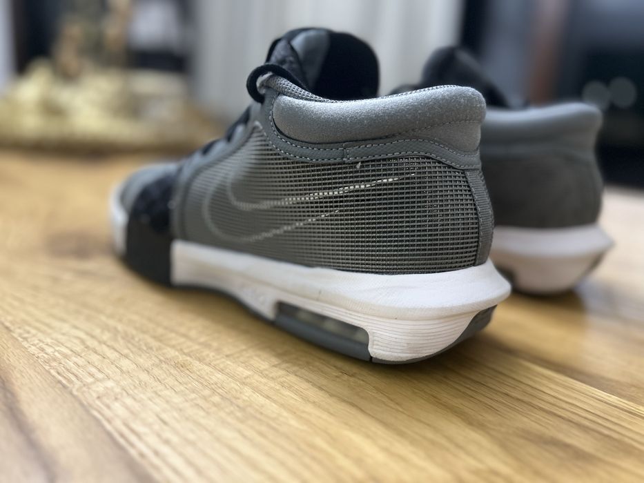 Buty NIKE do koszykowki  jak nowe 1 raz zalożone