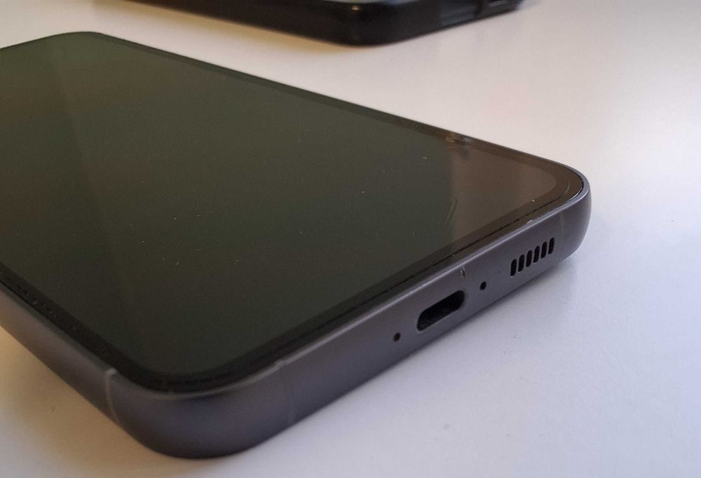 Телефон Samsung S23 FE