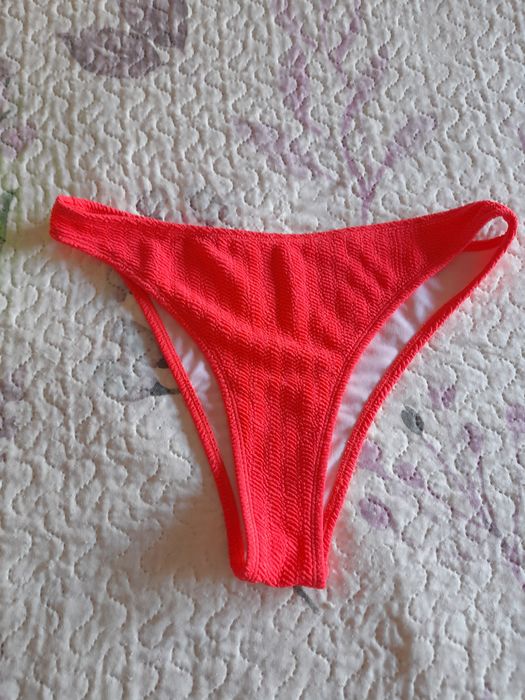 Cueca bikini  tamanho XL novaa