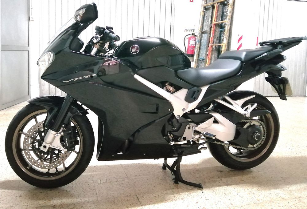 Honda VFR 800 F v-tec