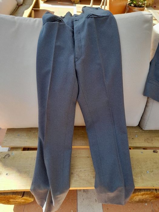 Traje curto à portuguesa