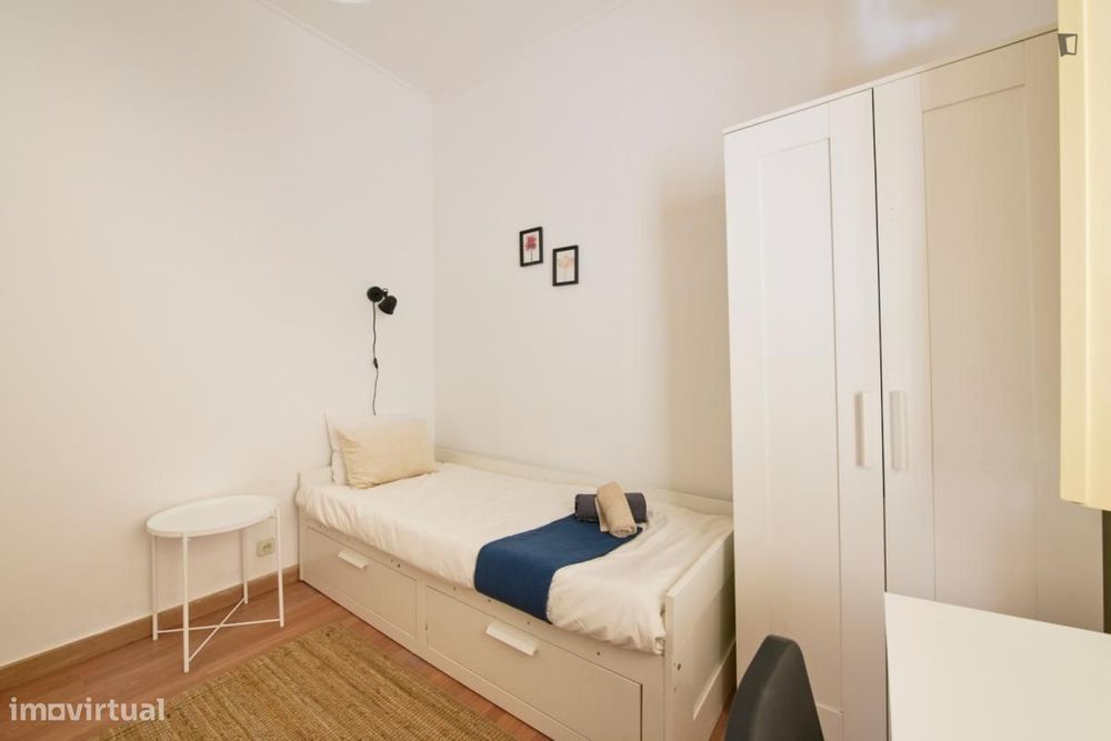 Quarto - localizado em Arroios Lisbon