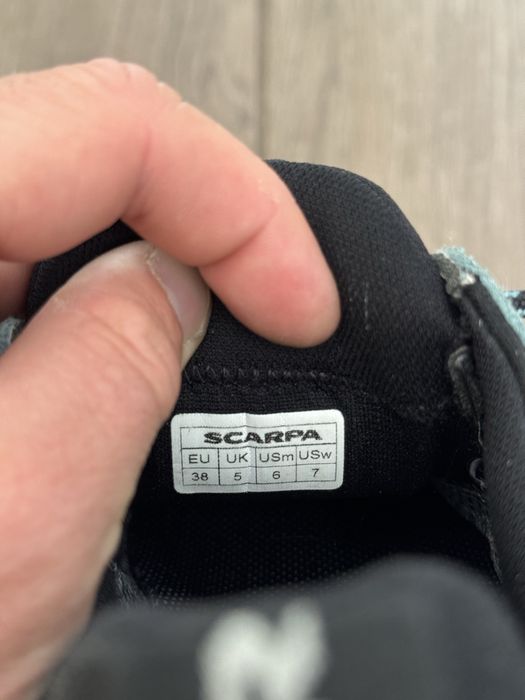 Кроссовки  Scarpa Gore-Tex 38 р
