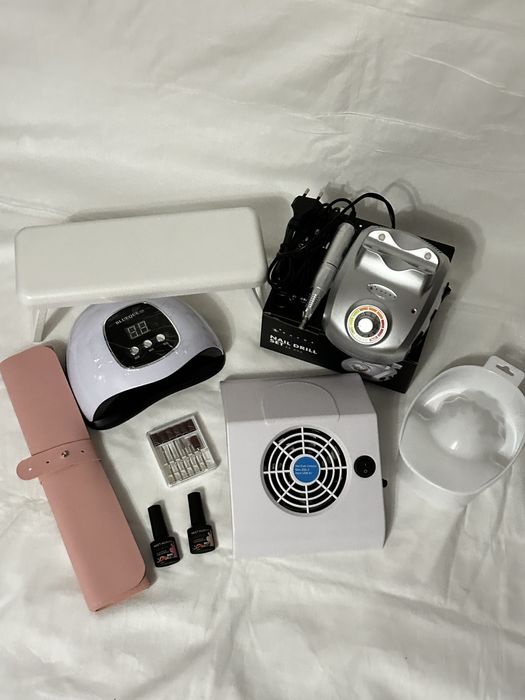 Набір для манікюру + 2 гель лаки в подарунок