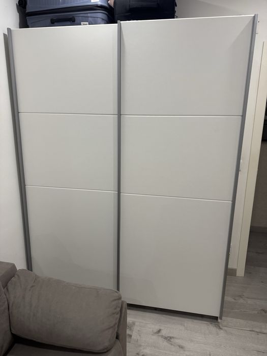 Roupeiro porta deslizante