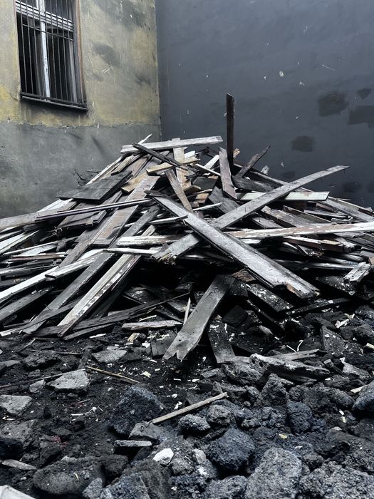 Drewno opałowe z rozbiórki – duża ilość
