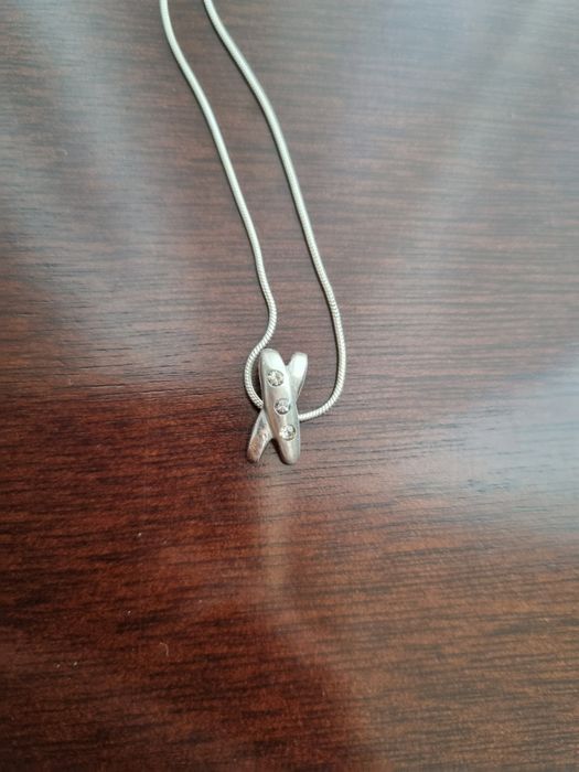 Srebrny łańcuszek z zawieszka