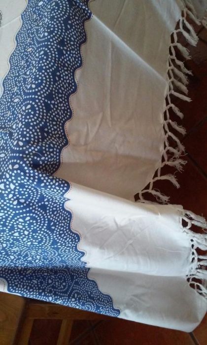 Tualha de mesa indiana nova