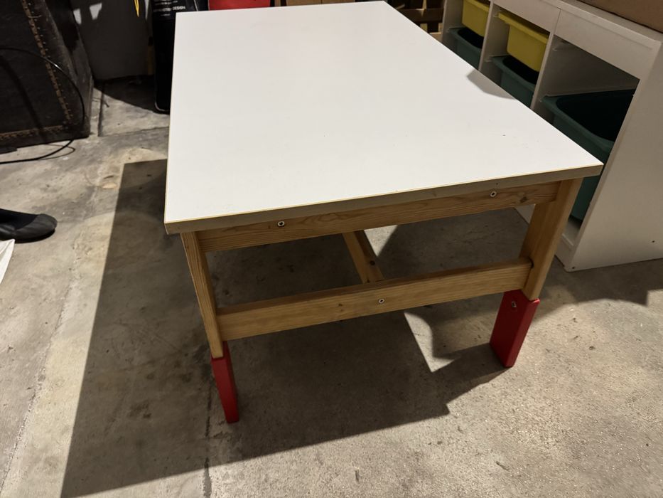 Moveis quarto criança mesa e estante