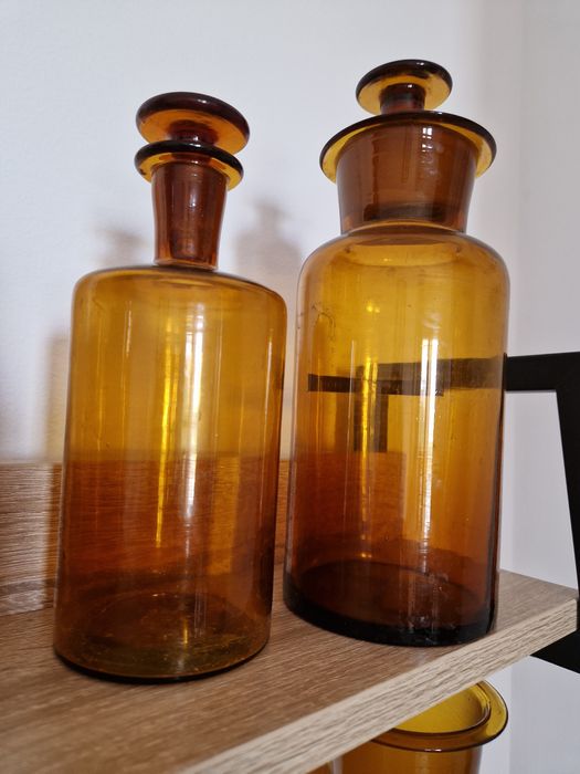 Frascos farmácia antigos.