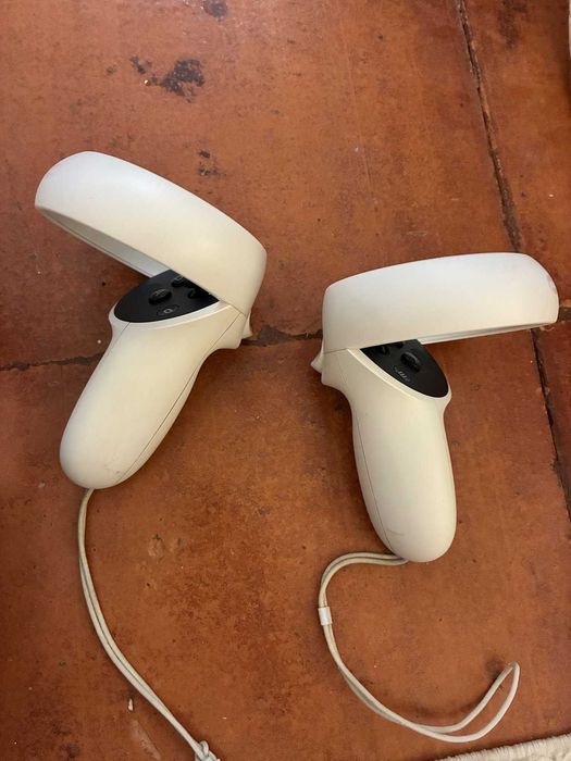 Meta Oculus Quest 2 256GB + Elite Strap com Bateria + Estojo