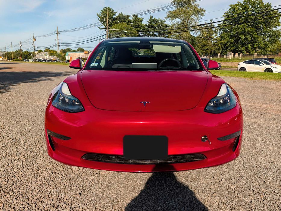Tesla Model 3 Long Range      2022