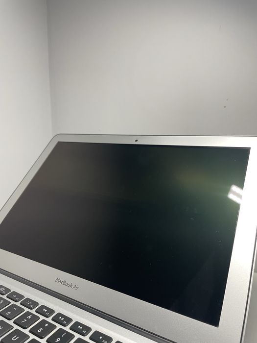 Macbook Air 13 Doinwestowany