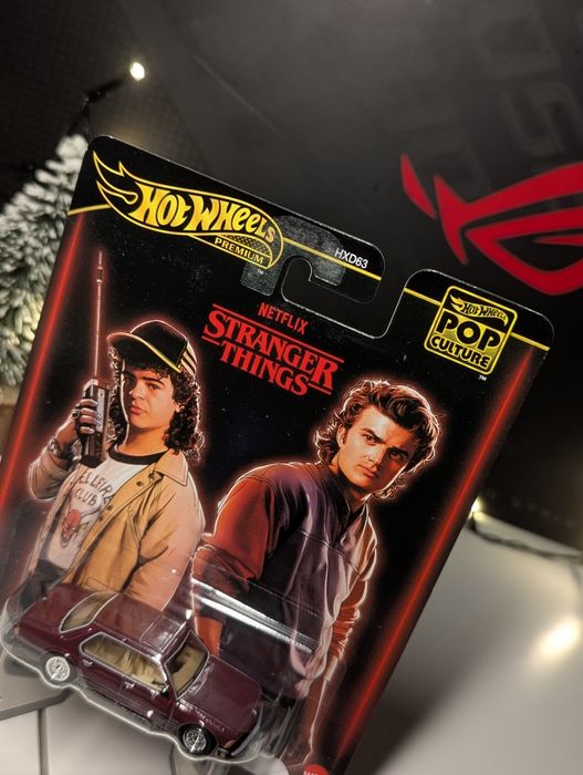 Stranger Things BMW Hot Wheels 1983 733 Дивні Дива БМВ Машинка Хот Віл